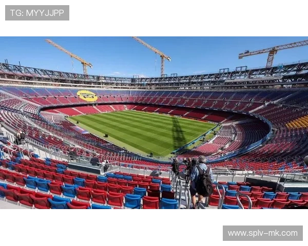 诺坎普球场翻新竣工，巴萨回归首战爆满